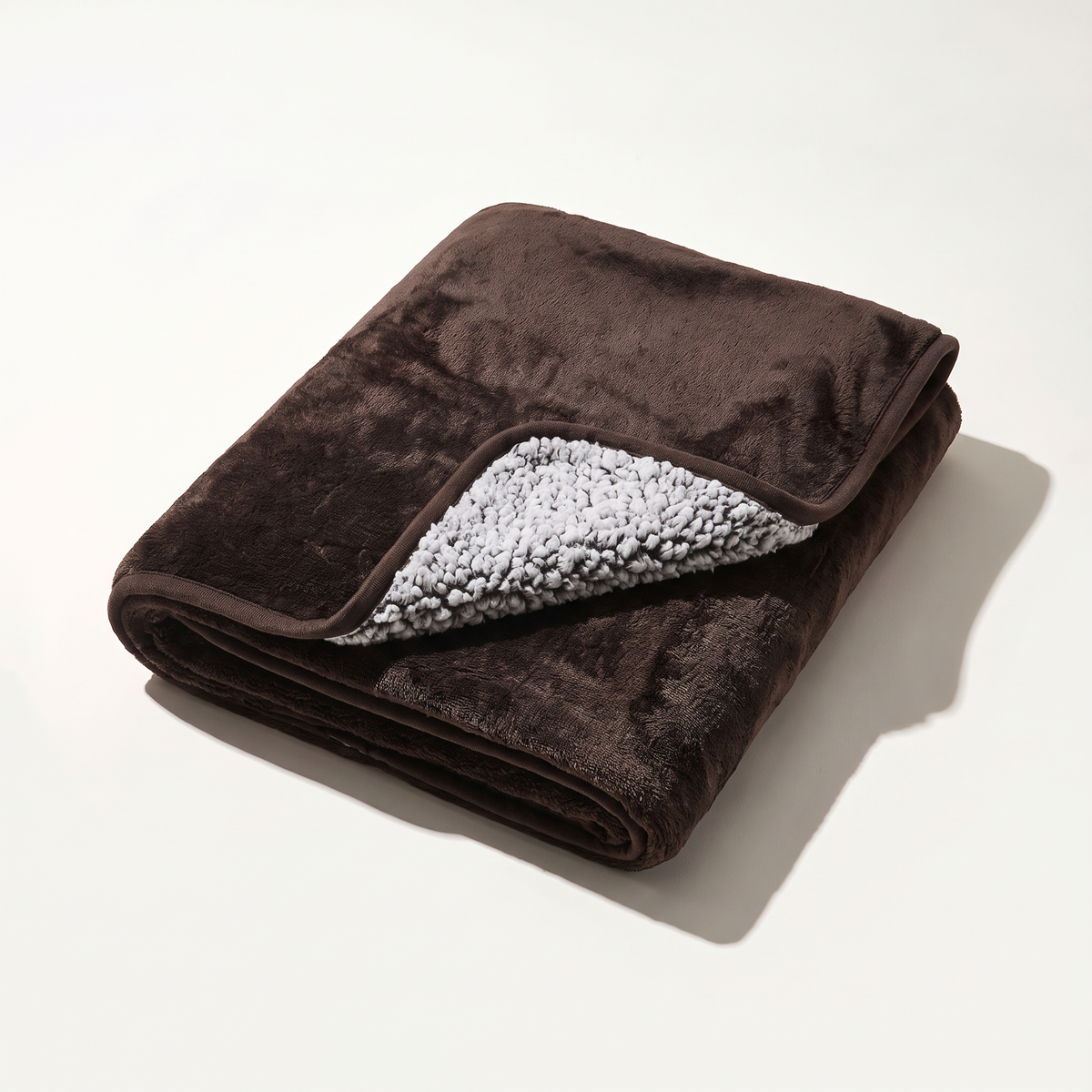 Coffee waterproof dog blanket with sherpa underside